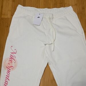 NikeSportswear Women's Club Fleece Women's Mid-Rise Pants